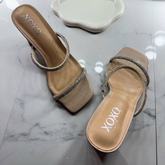 Heels - Picture 6 of 8